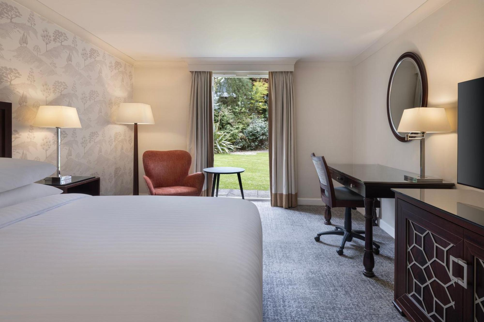 Delta Hotels By Marriott Worsley Park Country Club Exterior foto